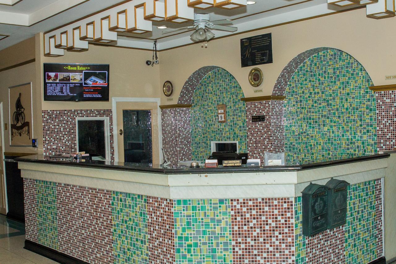 Regency Suites Hotel Джорджтаун Экстерьер фото